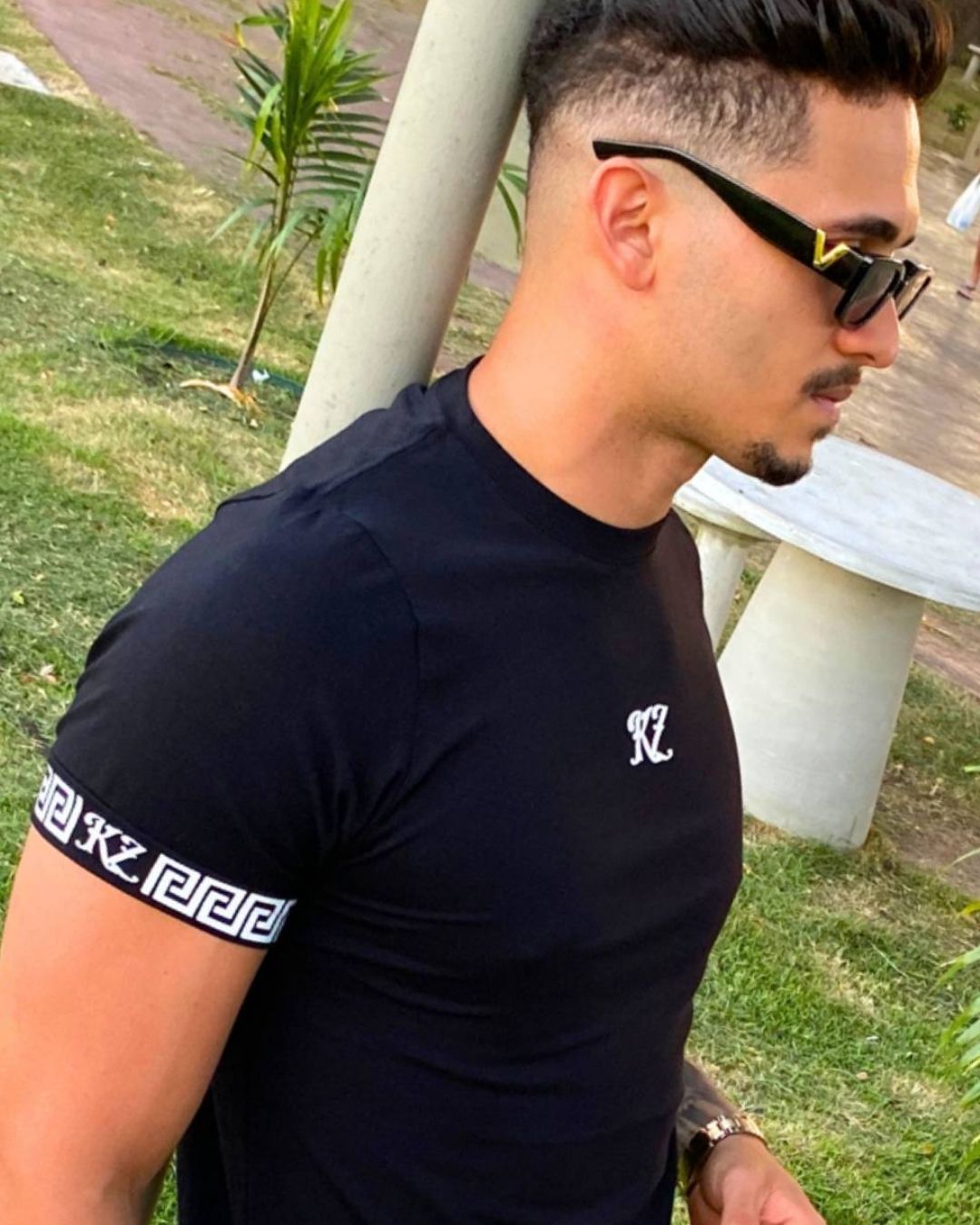 Camiseta Slim Gregos Preta
