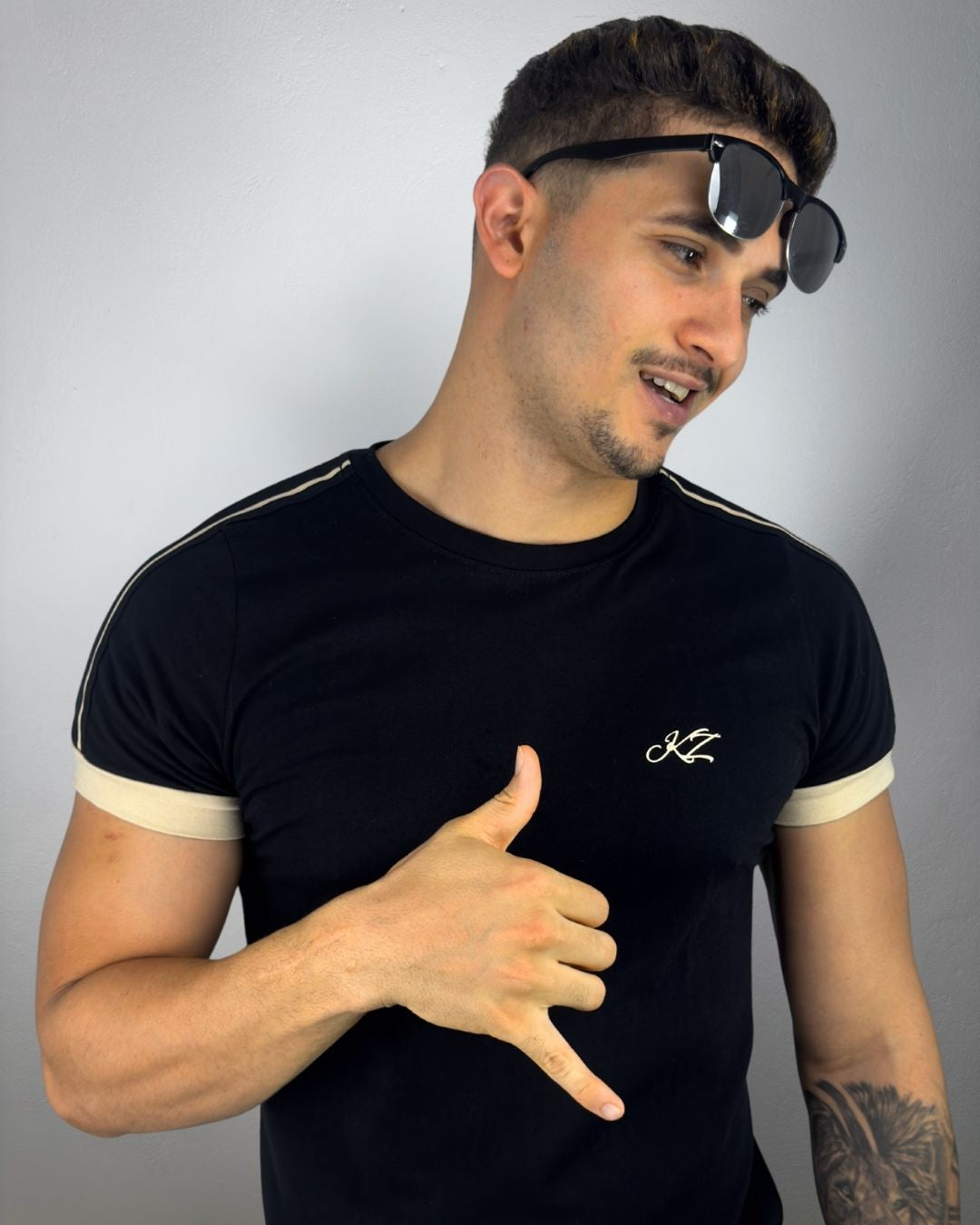 Camiseta Slim Nero Preta/Bege