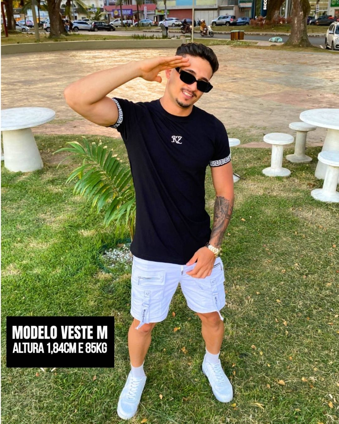 Camiseta Slim Gregos Preta