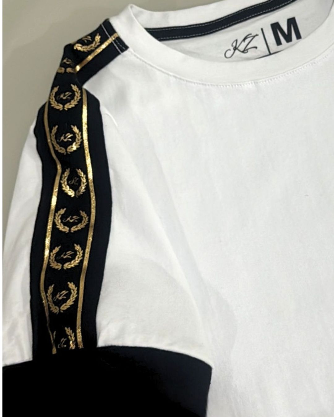 Camiseta Slim Ramos Branca Gold