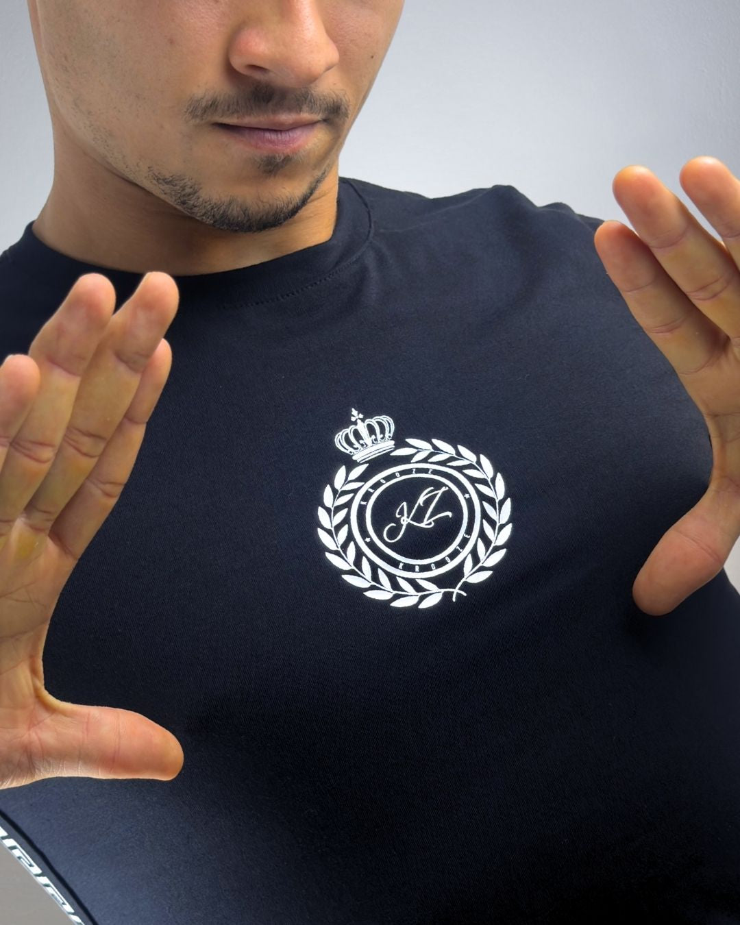 Camiseta Longline Olympus Preta