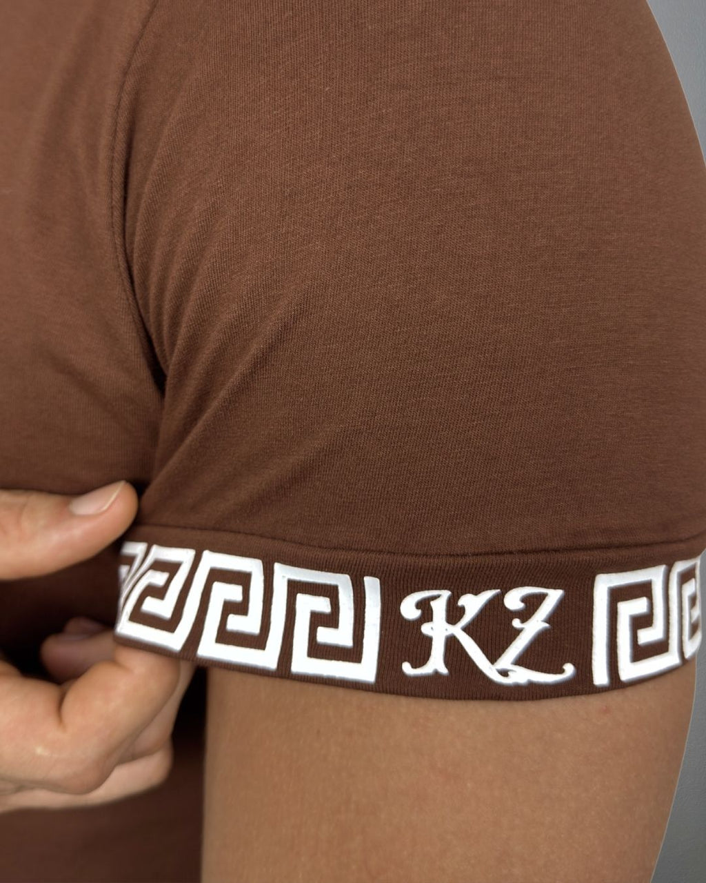 Camiseta Slim Gregos Marrom