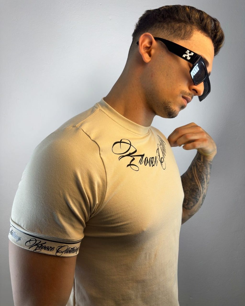 Camiseta Slim Fonte Bege