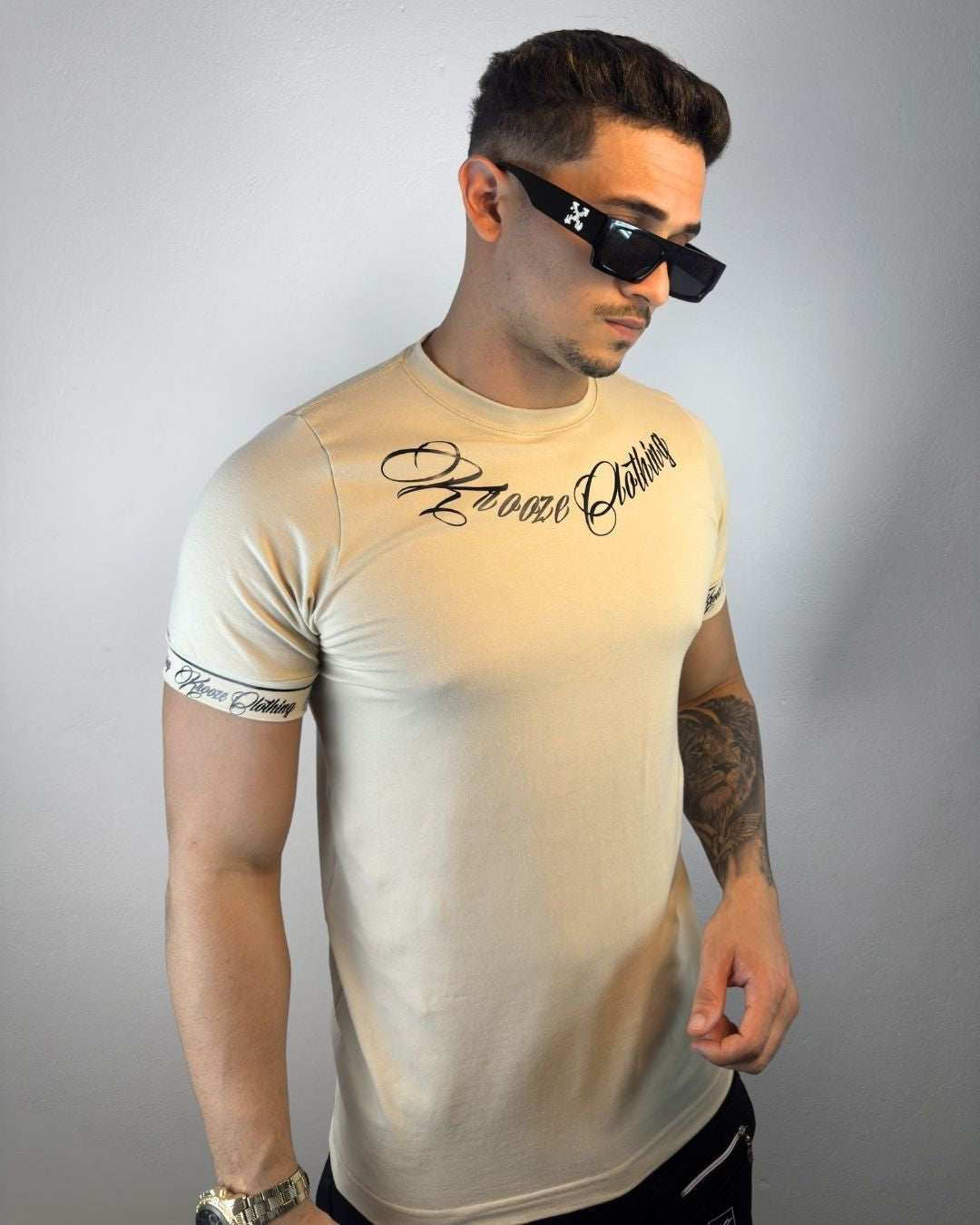 Camiseta Slim Fonte Bege