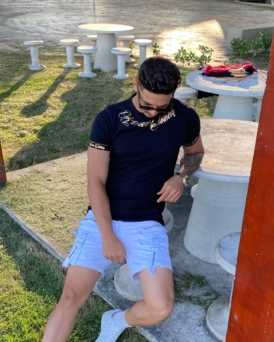 Camiseta Slim Fonte Preta Gold